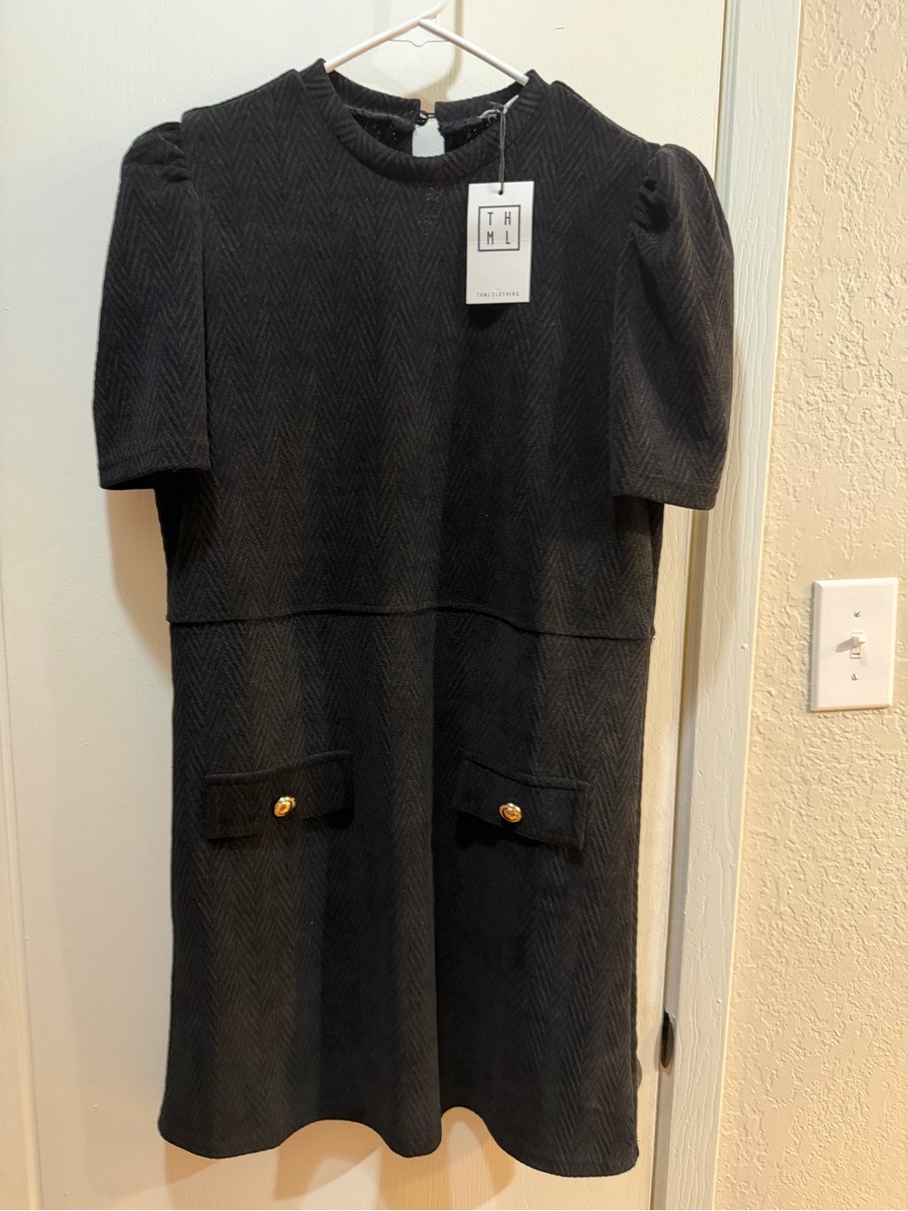 THML Black Chevron Textured Crewneck Shift Dress